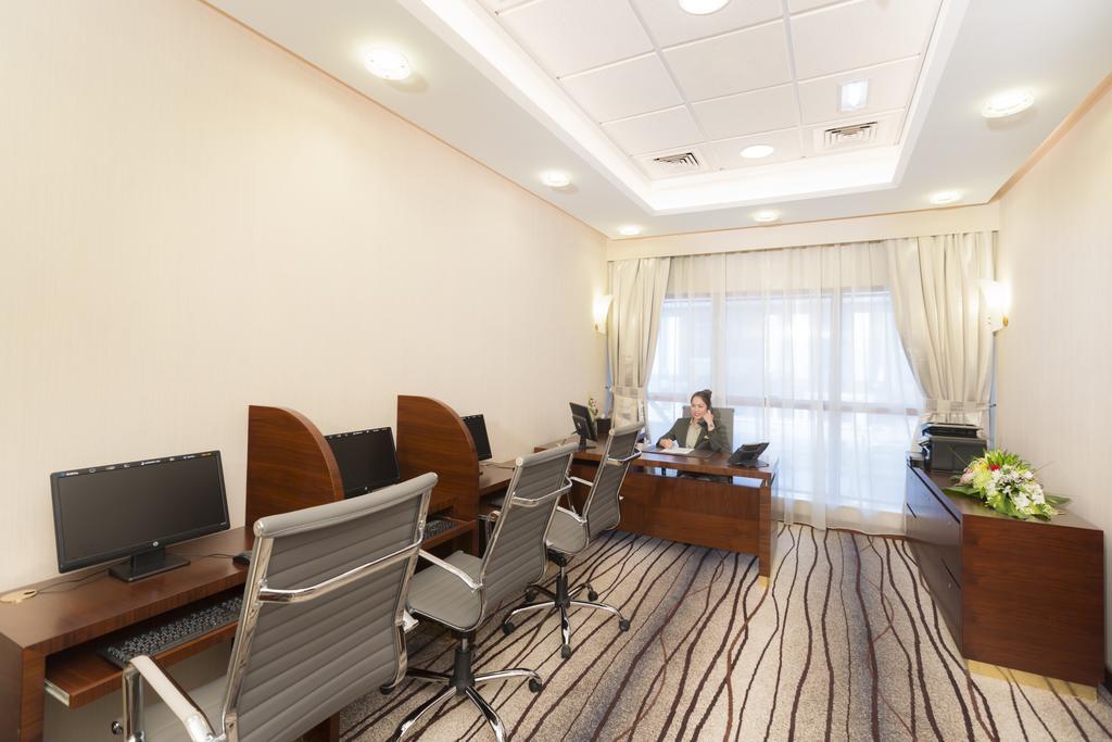Grand Mercure Residencia Abu Dabi Exterior foto Business Center