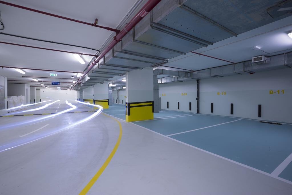 Grand Mercure Residencia Abu Dabi Exterior foto The parking garage