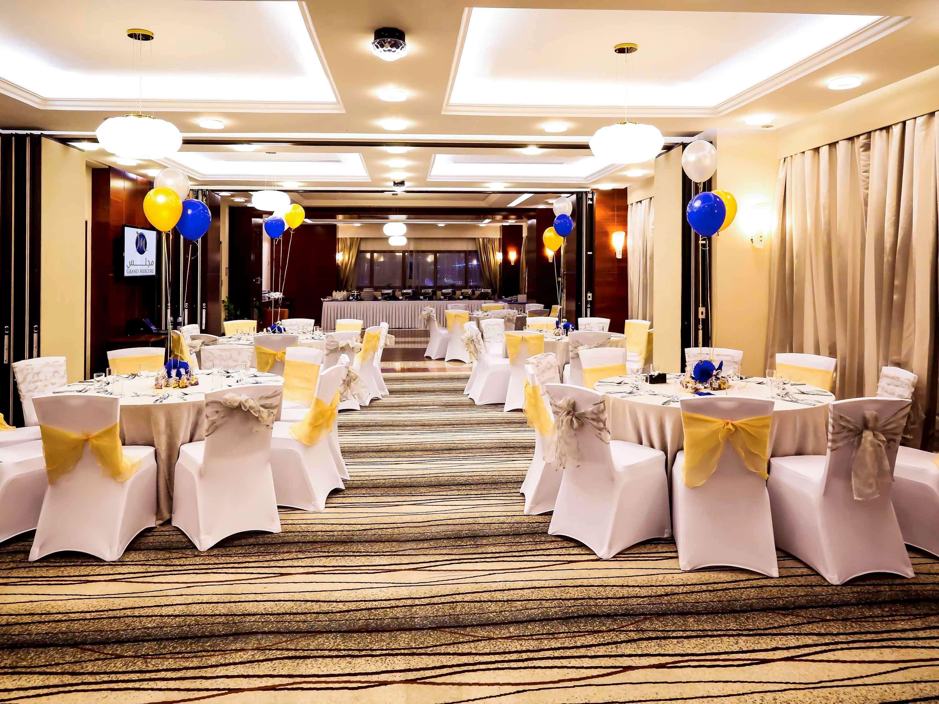 Grand Mercure Residencia Abu Dabi Exterior foto The ballroom at the hotel